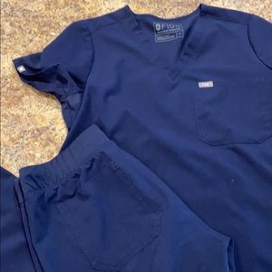 FIGS EUC scrub set